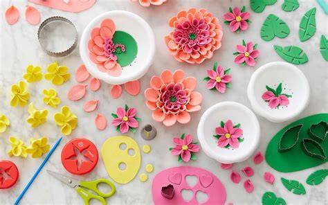 How to Make Fondant Flowers: A Sweet Symphony of Creativity and Precision