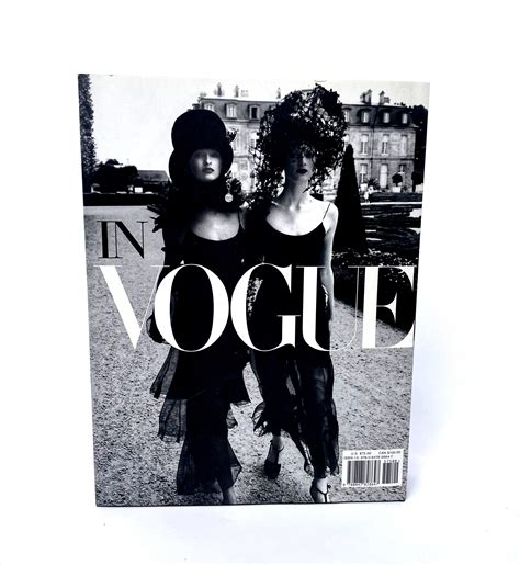  Vogue: The Illustrated History